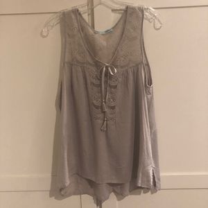 🍋Maurices Gray Tank with lace inserts Size Medium